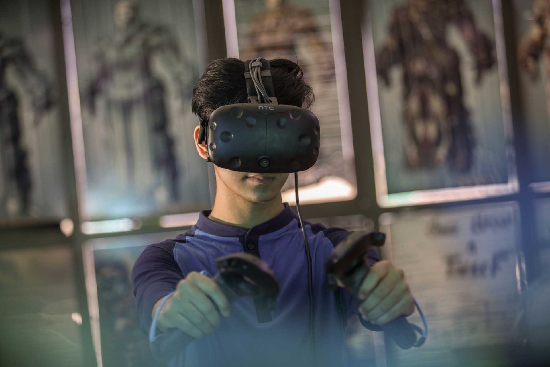 HTC-Vive-pro-2.jpg